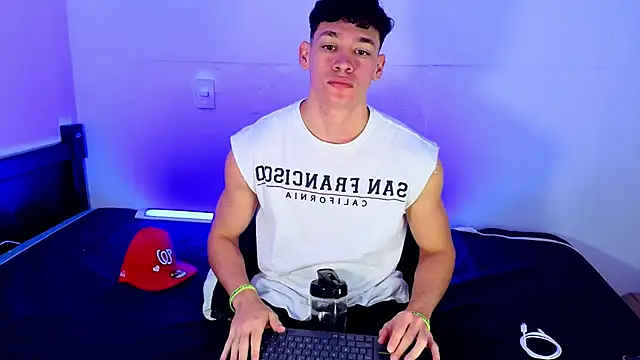 Luke Muscle online show from June 2026 01:50:02 PM