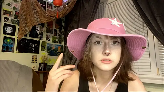 YourFavoriteAltgirl online show from May 2026 09:33:01 PM