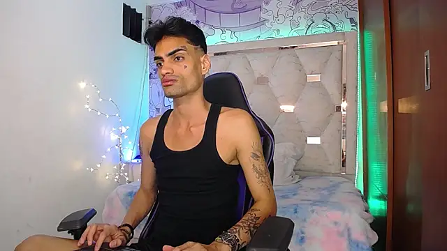 Snapshot of Liam_bedoya chatting on May 2026 04:07:02 AM Liam bedoya online show from May 2026 04:07:02 AM