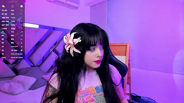 Snapshot of Elena_Tylor chatting on June 2026 08:51:02 PM Elena Tylor online show from June 2026 08:51:02 PM