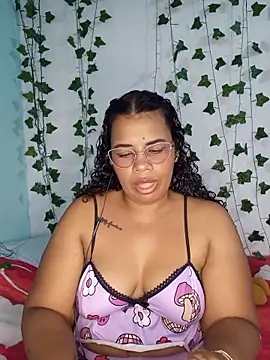 Snapshot of Bigass_Curly02 chatting on June 2026 02:03:02 AM Bigass Curly02 online show from June 2026 02:03:02 AM