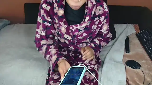 Snapshot of Tiny_Latifah chatting on June 2026 08:33:02 AM Tiny Latifah online show from June 2026 08:33:02 AM