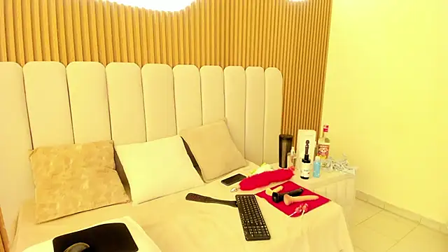 ElaVictoria online show from July 2026 02:21:02 PM