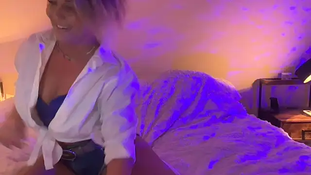 missbritneyfoxx online show from June 2026 03:40:01 AM