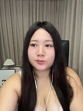 Luckysisi-s online show from July 2026 01:14:02 PM