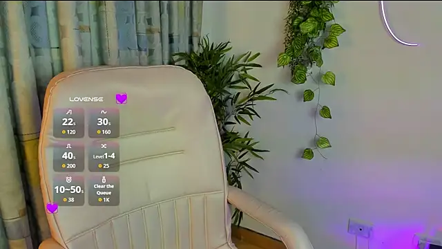 Snapshot of Zoe_Queens chatting on July 2026 12:30:01 PM Zoe Queens online show from July 2026 12:30:01 PM