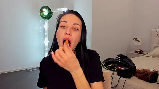 Snapshot of BouncySweety chatting on December 2024 07:32:01 AM BouncySweety online show from December 2024 07:32:01 AM