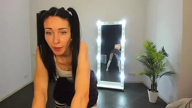 Snapshot of BouncySweety chatting on March 2025 08:24:02 AM BouncySweety online show from March 2025 08:24:02 AM