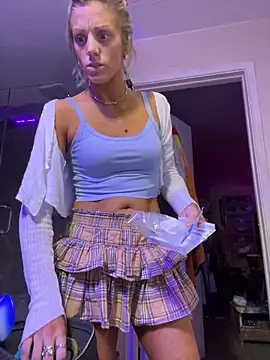 Snapshot of ReverseCowgirl713 chatting on May 2026 06:00:02 AM ReverseCowgirl713 online show from May 2026 06:00:02 AM