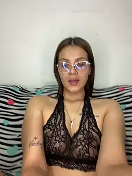 Snapshot of samantha-hot21 chatting on June 2026 12:15:01 PM samantha-hot21 online show from June 2026 12:15:01 PM