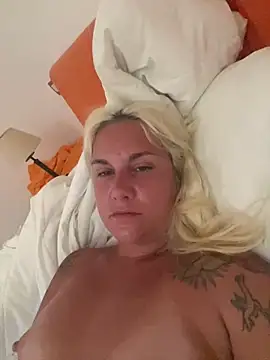 Snapshot of Sofia_beee chatting on June 2026 08:53:01 AM Sofia beee online show from June 2026 08:53:01 AM