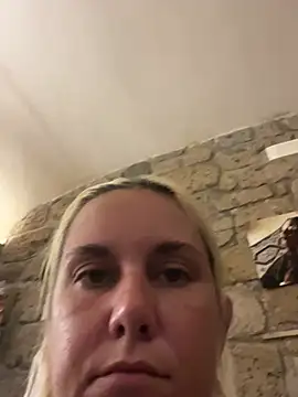 Snapshot of Sofia_beee chatting on July 2026 01:39:02 PM Sofia beee online show from July 2026 01:39:02 PM