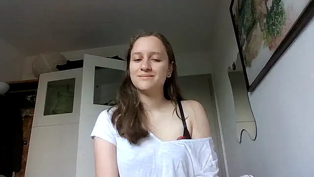 Snapshot of SoftieSophie chatting on June 2026 04:04:01 AM SoftieSophie online show from June 2026 04:04:01 AM