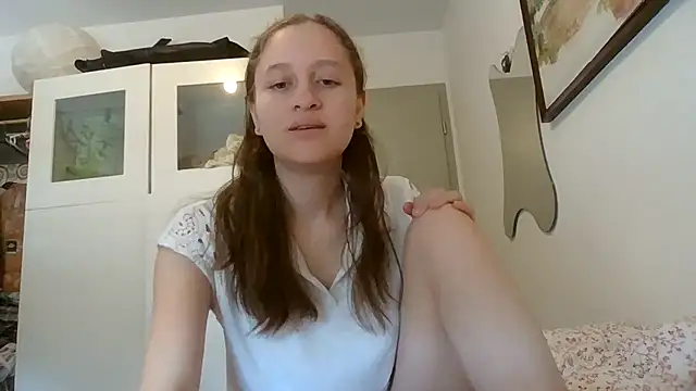 Snapshot of SoftieSophie chatting on June 2026 06:07:01 AM SoftieSophie online show from June 2026 06:07:01 AM
