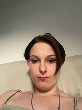 Quenn667 online show from May 2026 06:57:01 PM