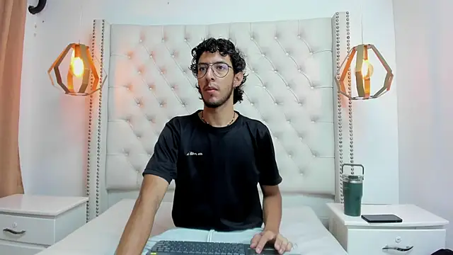 Snapshot of LEO_SANZ66 chatting on June 2026 12:24:02 PM LEO SANZ66 online show from June 2026 12:24:02 PM