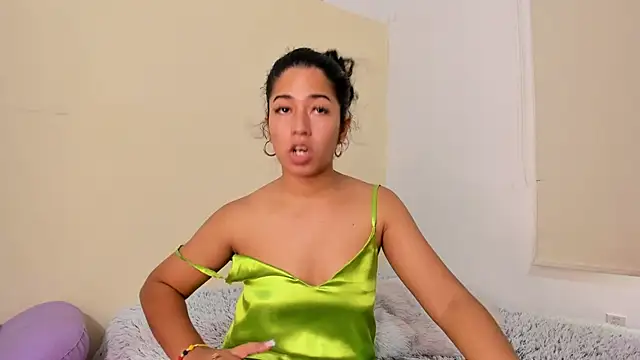 Snapshot of Nadia-Monroe chatting on June 2026 12:09:02 PM Nadia-Monroe online show from June 2026 12:09:02 PM