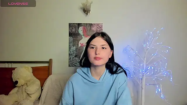 Snapshot of Kira_Devi chatting on May 2026 08:26:01 PM Kira Devi online show from May 2026 08:26:01 PM