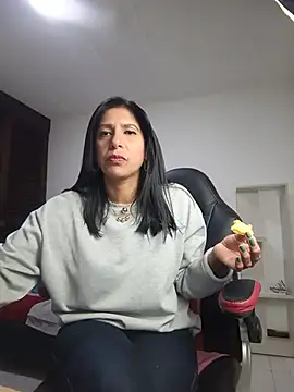 Snapshot of Samantha01_Rosse01 chatting on June 2026 08:39:02 PM Samantha01 Rosse01 online show from June 2026 08:39:02 PM
