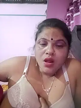 Snapshot of Maya_Vabi chatting on June 2026 10:19:02 PM Maya Vabi online show from June 2026 10:19:02 PM
