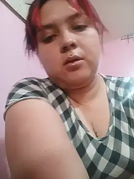 Snapshot of curvy_latina chatting on June 2026 05:06:02 PM curvy latina online show from June 2026 05:06:02 PM