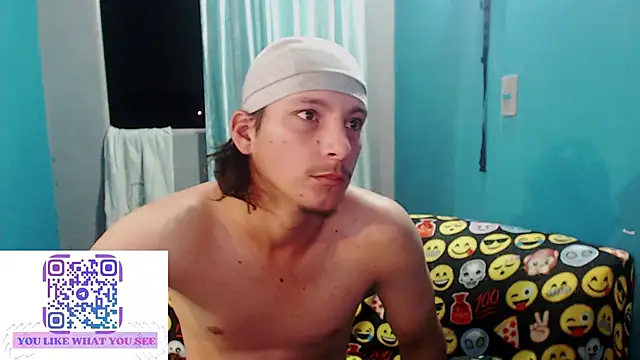 Snapshot of MrKingsaintx chatting on July 2026 01:40:01 AM MrKingsaintx online show from July 2026 01:40:01 AM