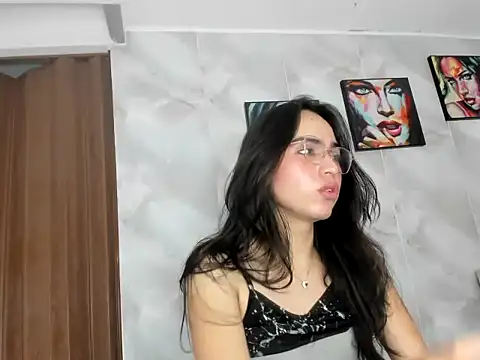 Snapshot of katalina_latin20 chatting on June 2026 02:33:01 PM katalina latin20 online show from June 2026 02:33:01 PM