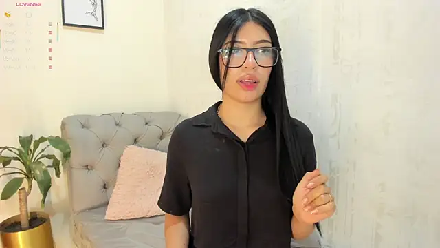 Snapshot of violet_rose_8 chatting on May 2026 06:16:02 PM violet rose 8 online show from May 2026 06:16:02 PM