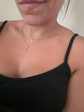 Snapshot of VenClea chatting on July 2026 06:33:01 PM VenClea online show from July 2026 06:33:01 PM
