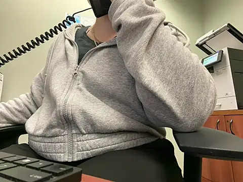 alyssabbygirll online show from July 2026 02:31:01 PM