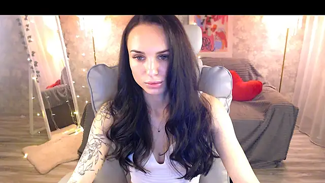 Snapshot of NicoleMerz chatting on June 2026 04:11:02 PM NicoleMerz online show from June 2026 04:11:02 PM
