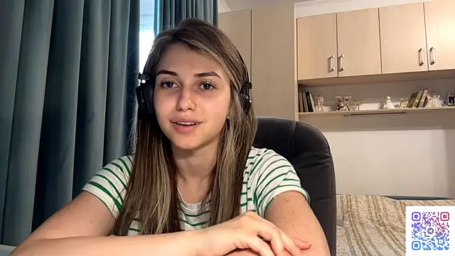 Snapshot of CameTruce chatting on July 2026 04:21:01 PM CameTruce online show from July 2026 04:21:01 PM