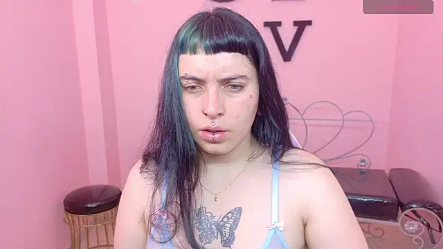 Snapshot of _sofia_smth_xx chatting on June 2026 12:17:01 PM sofia smth xx online show from June 2026 12:17:01 PM