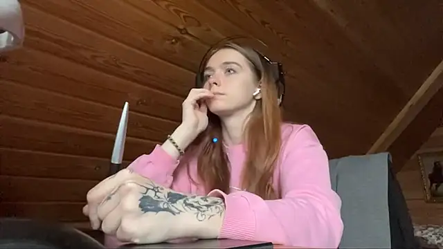 Snapshot of MariaLake chatting on June 2026 04:15:02 AM MariaLake online show from June 2026 04:15:02 AM