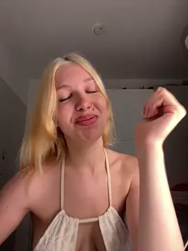 MilaaXOO online show from June 2026 07:51:01 PM