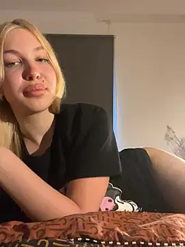 MilaaXOO online show from July 2026 06:21:01 PM