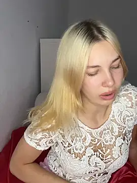 MilaaXOO online show from August 2026 06:32:01 PM