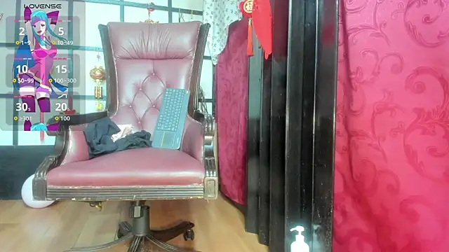 Snapshot of _QueenMarilyn chatting on July 2026 07:07:01 PM QueenMarilyn online show from July 2026 07:07:01 PM