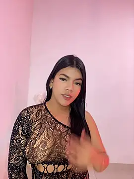 Dulce-Emi online show from May 2026 01:14:02 AM