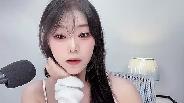 Snapshot of smalldaiwang chatting on June 2026 05:12:01 AM smalldaiwang online show from June 2026 05:12:01 AM