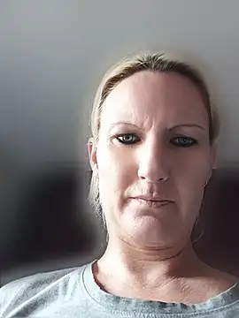 Isabelle Cora online show from June 2026 01:31:01 PM