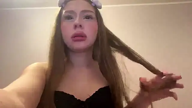Milkyvoyer online show from May 2026 07:37:02 PM