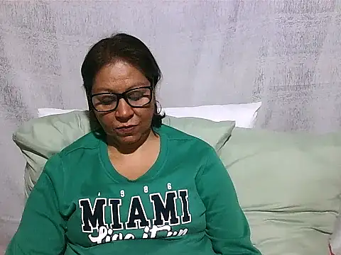 Snapshot of IndianSexyMilf69 chatting on June 2026 03:08:01 AM IndianSexyMilf69 online show from June 2026 03:08:01 AM