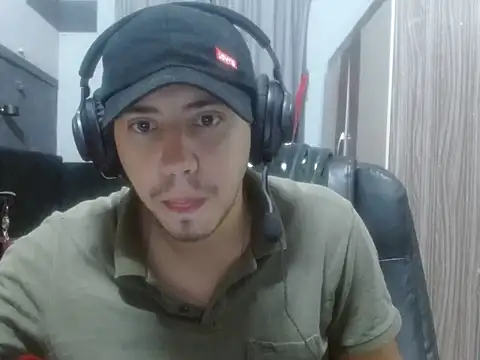 Snapshot of Fer_Ti chatting on June 2026 10:53:01 AM Fer Ti online show from June 2026 10:53:01 AM