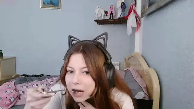 Snapshot of AlessiaViolet chatting on July 2026 08:52:02 AM AlessiaViolet online show from July 2026 08:52:02 AM