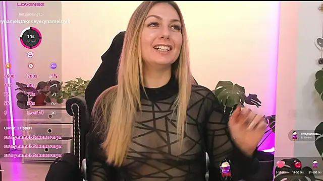 LindaWhite  online show from December 2024 04:17:01 PM