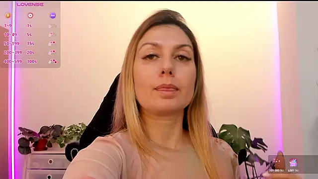 LindaWhite  online show from December 2024 03:48:02 PM