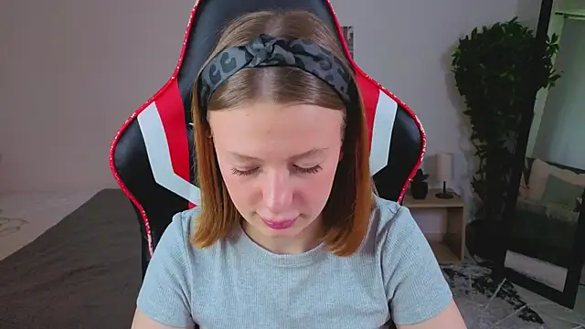 Snapshot of BeatriceLoven chatting on June 2026 08:13:02 AM BeatriceLoven online show from June 2026 08:13:02 AM