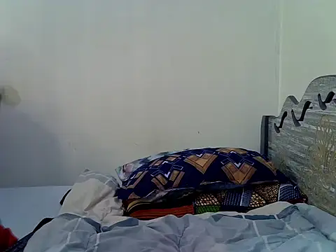 Snapshot of pretty_lunaa chatting on July 2026 07:05:01 PM pretty lunaa online show from July 2026 07:05:01 PM