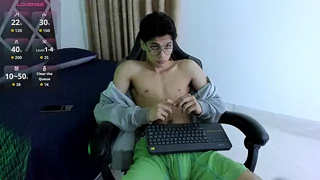 Ithan Hott online show from June 2026 03:44:02 AM